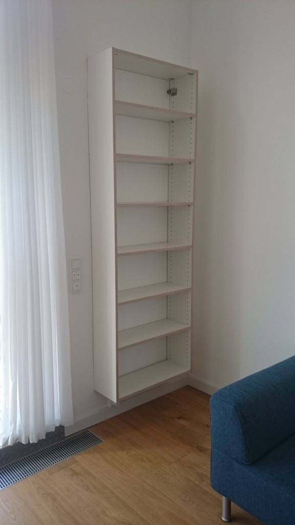 Hängeschrank nach Maß für Wohnzimmer oder Küche von Inlignum Möbel