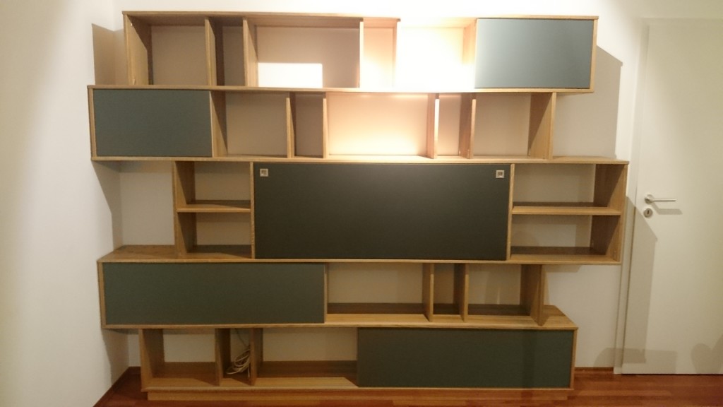 Wandregal verschachtelt von Inlignum Möbel