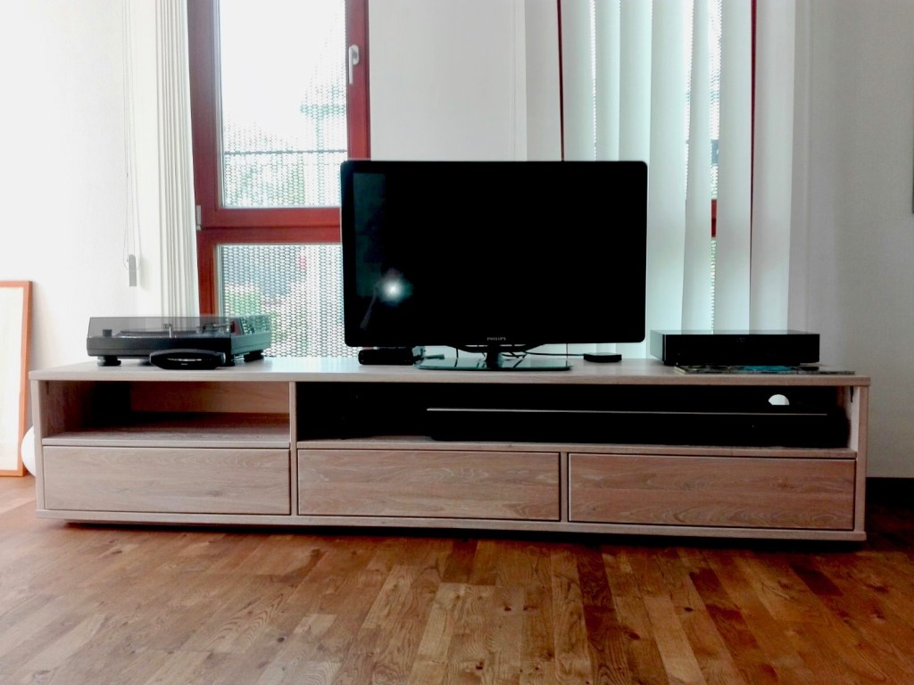 HiFi und TV Regal von Inlignum Möbel