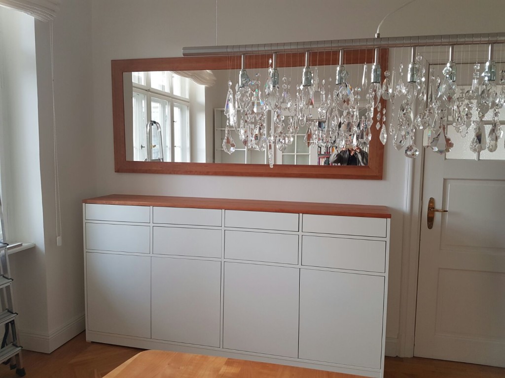 Kommode mit passendem Spiegel von Inlignum Möbel