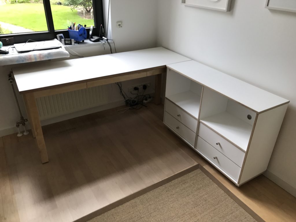 Schreibtisch mit Sideboard nach Maß von Inlignum Möbel - Büromöbel nach Maß
